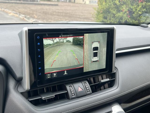 TOYOTA豐田 RAV4  第6張相片