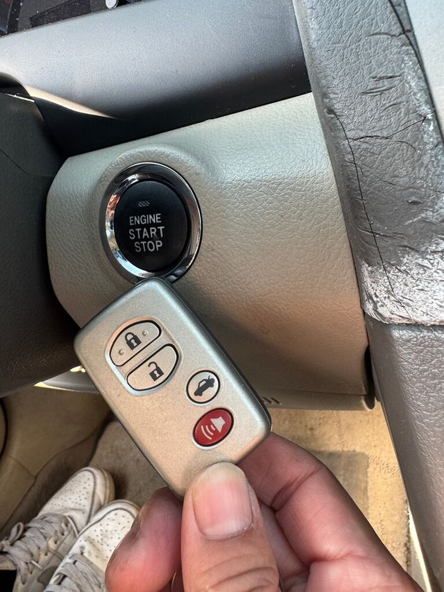 TOYOTA豐田 CAMRY  第4張相片