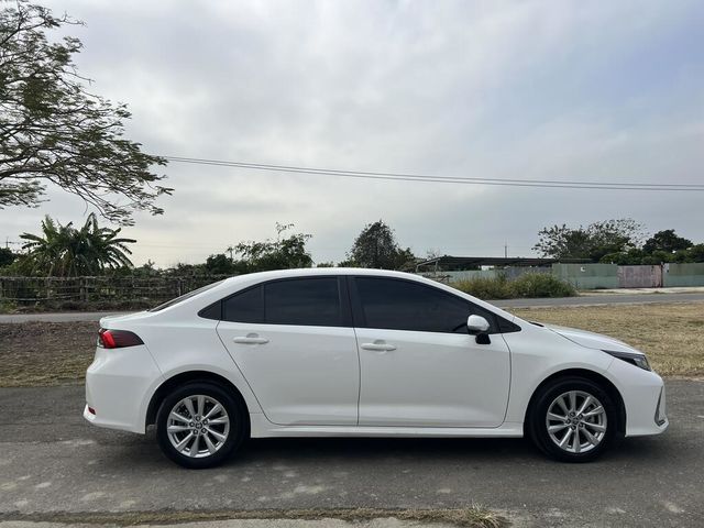 TOYOTA豐田 ALTIS  第4張相片