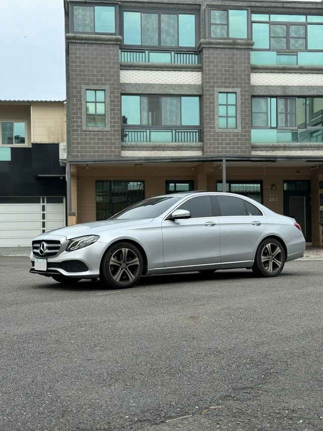 M-BENZ賓士 E200  第1張相片