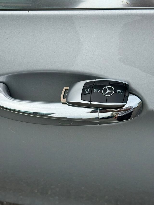 M-BENZ賓士 E200  第3張相片