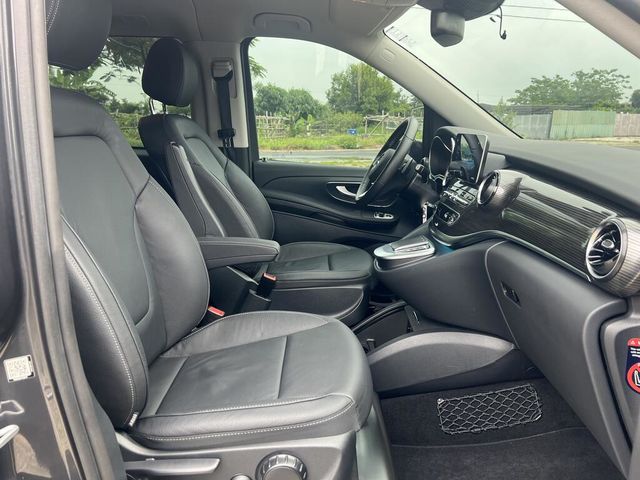 M-BENZ賓士 V220 D  第11張相片