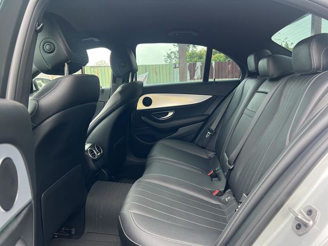 M-BENZ賓士 E200  第7張相片