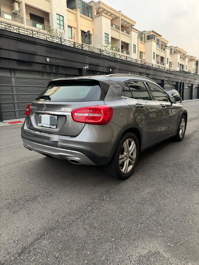 M-BENZ賓士 GLA200  第3張相片