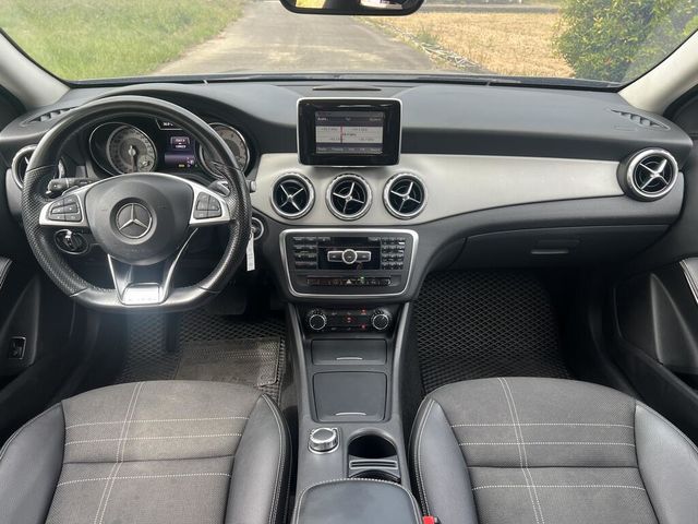 M-BENZ賓士 GLA200  第14張相片