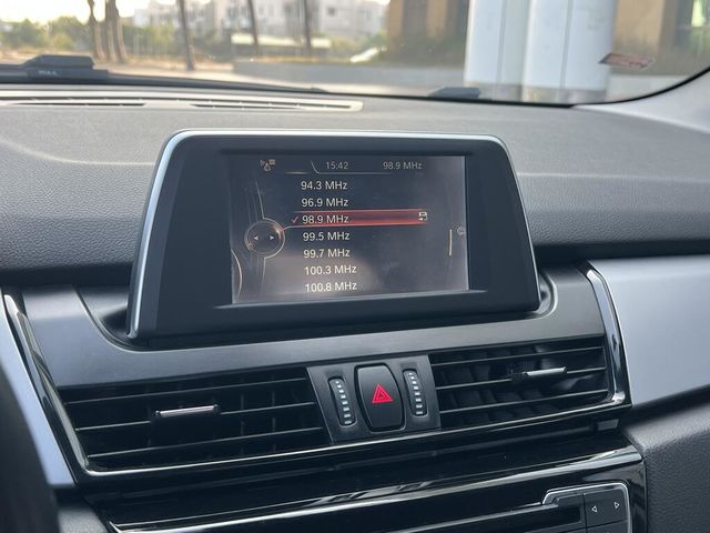 BMW寶馬 218D  第8張相片