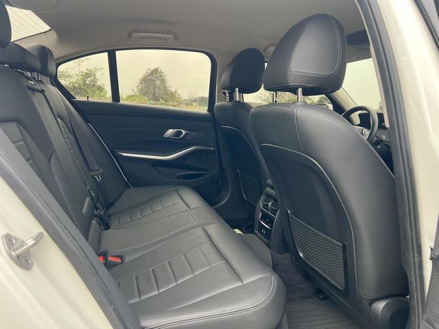 BMW寶馬 318I  第13張相片