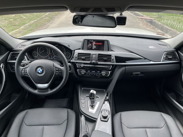 BMW寶馬 318I  第14張相片