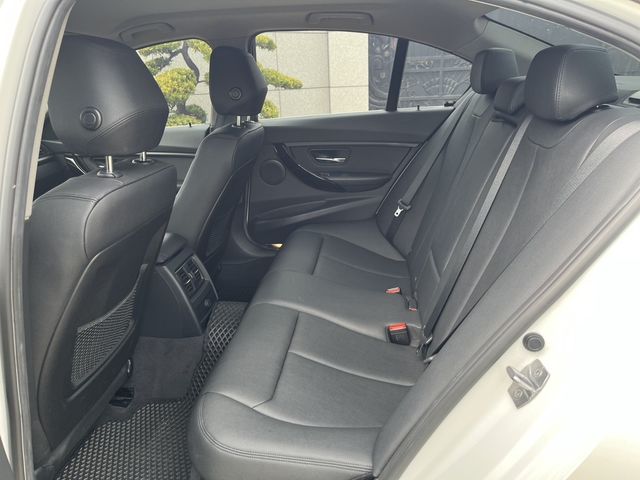 BMW寶馬 318I  第16張相片