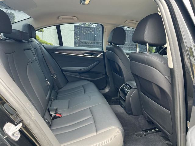 BMW寶馬 520D  第16張相片