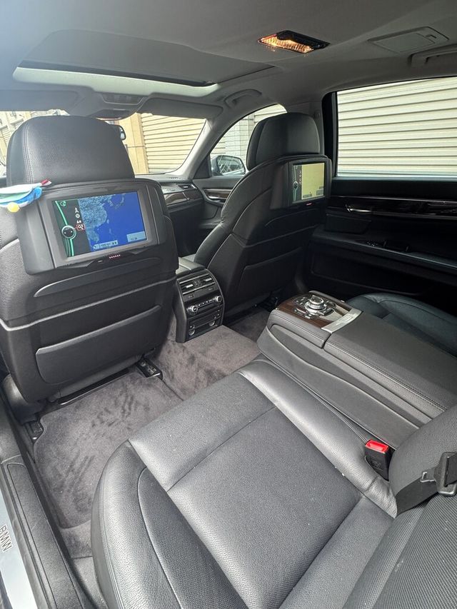 BMW寶馬 740LI  第8張相片