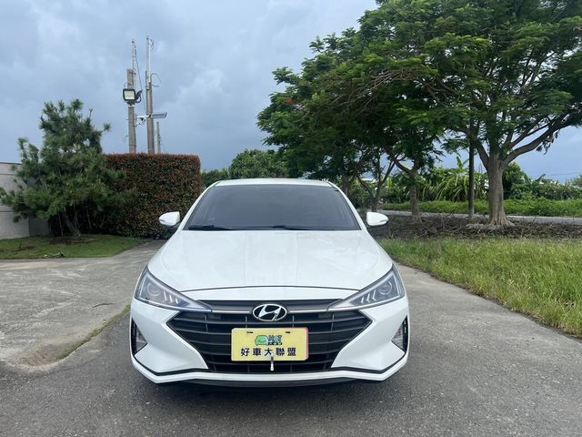HYUNDAI現代 ELANTRA  第3張相片