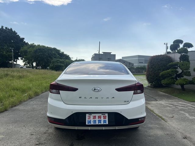 HYUNDAI現代 ELANTRA  第9張相片