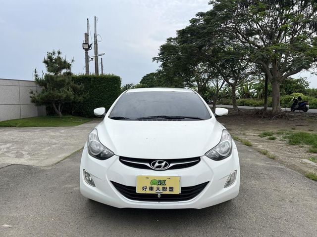 HYUNDAI現代 ELANTRA  第3張相片