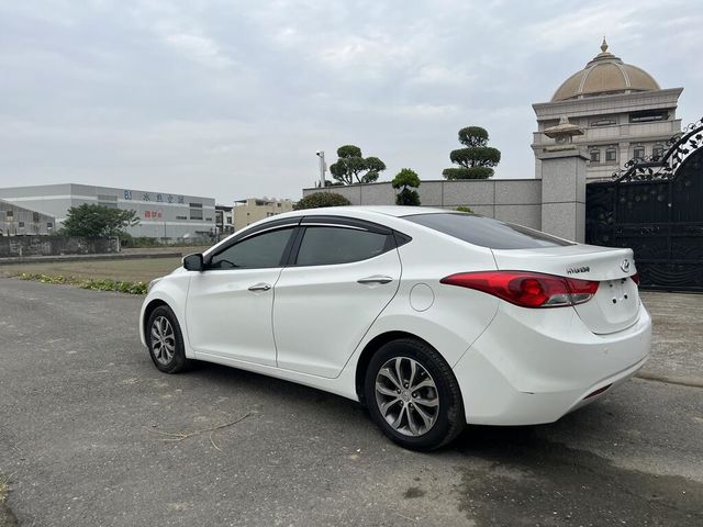 HYUNDAI現代 ELANTRA  第11張相片