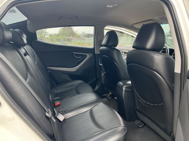 HYUNDAI現代 ELANTRA  第25張相片