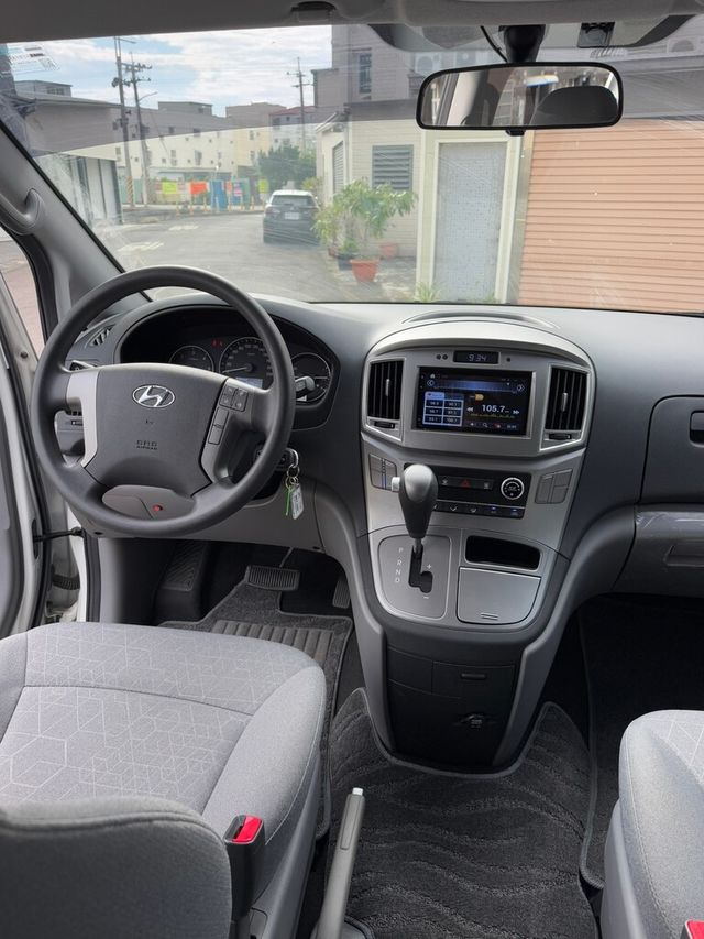 HYUNDAI現代 STAREX  第11張相片