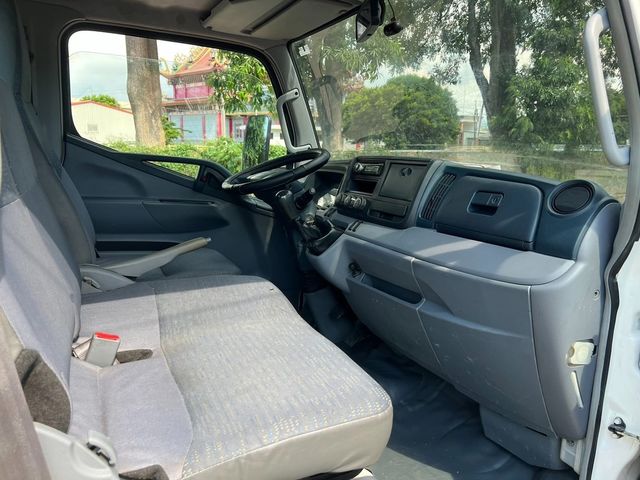 MITSUBISHI三菱 CANTER  第19張相片