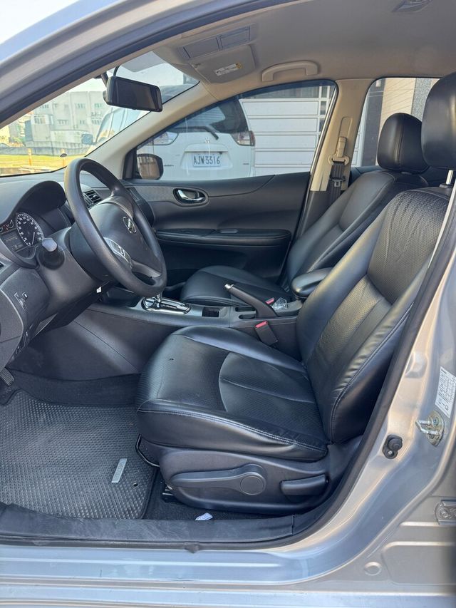 NISSAN日產 TIIDA  第11張相片
