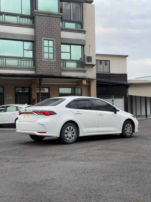 TOYOTA豐田 ALTIS  第3張相片