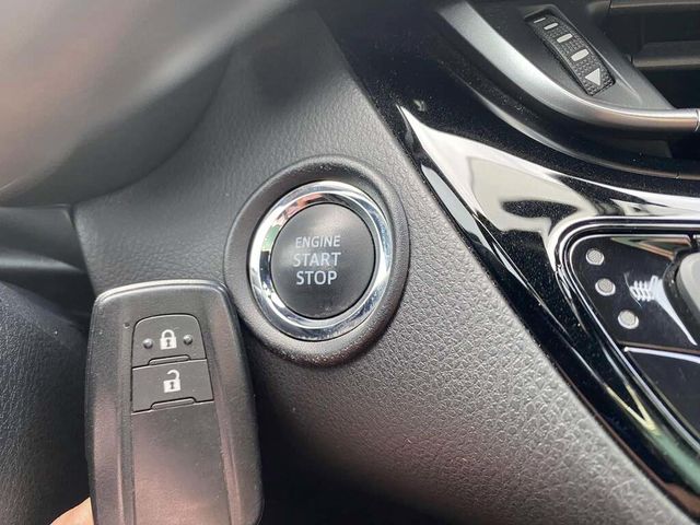 TOYOTA豐田 C-HR  第17張相片