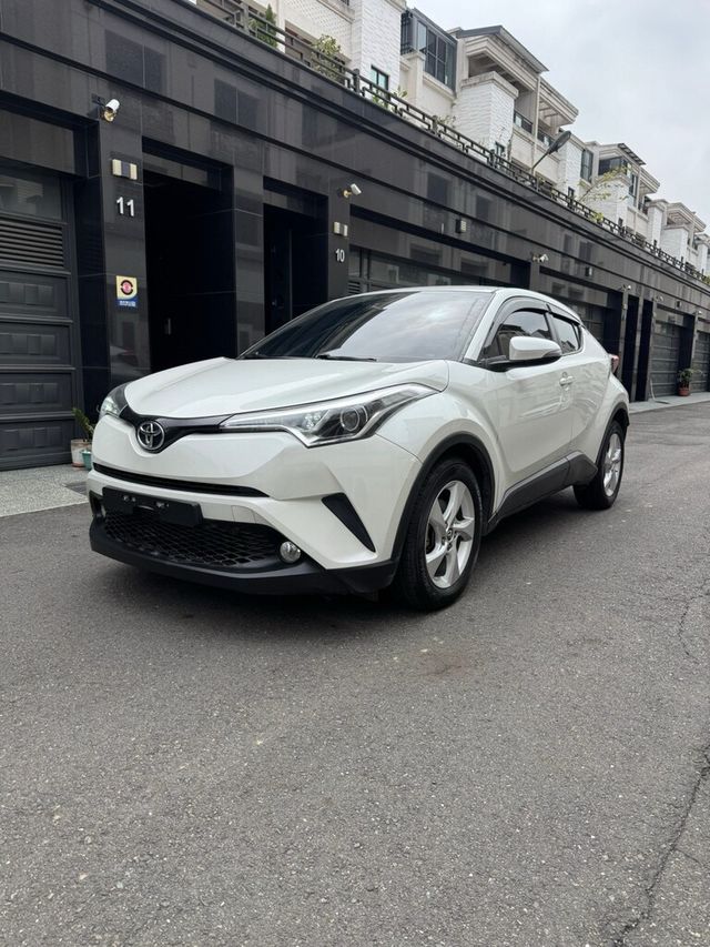 TOYOTA豐田 C-HR  第1張相片