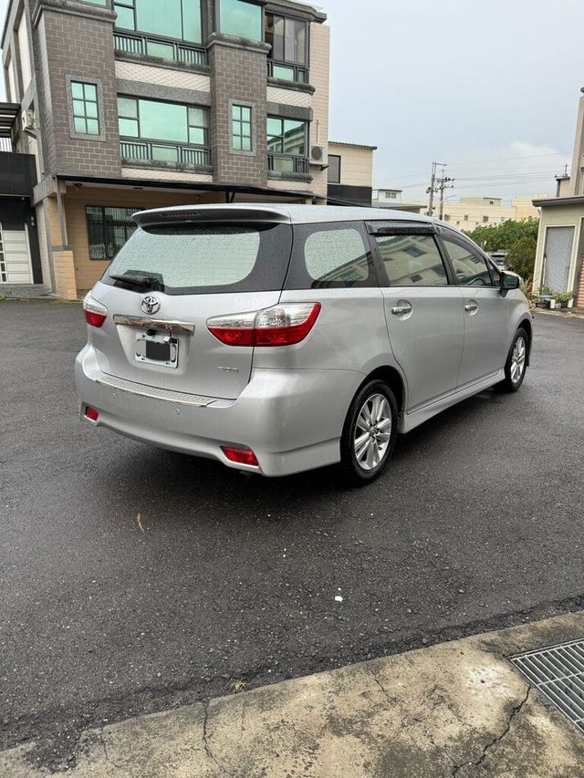TOYOTA豐田 WISH  第3張相片