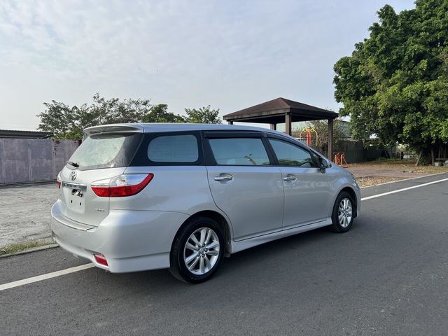 TOYOTA豐田 WISH  第5張相片