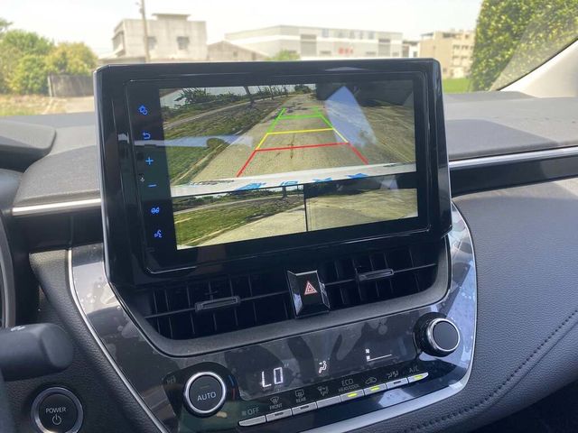 TOYOTA豐田 COROLLA ALTIS HYBRID  第10張相片