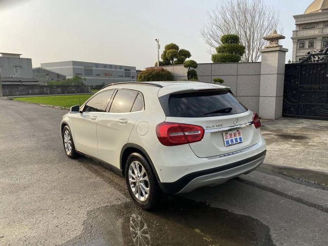 M-BENZ賓士 GLA180  第6張相片