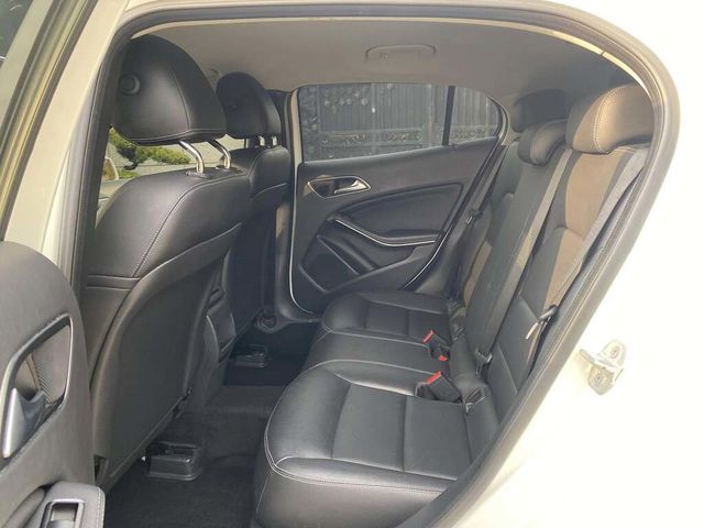 M-BENZ賓士 GLA180  第15張相片
