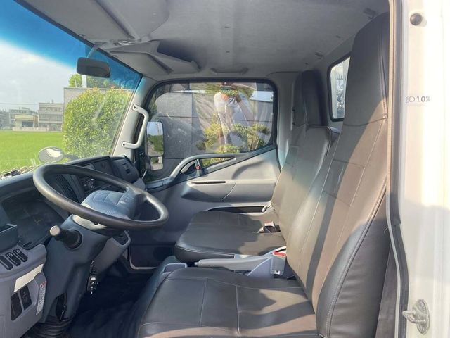 MITSUBISHI三菱 CANTER  第12張相片