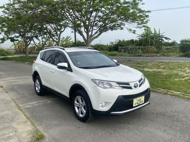 TOYOTA豐田 RAV4  第3張相片