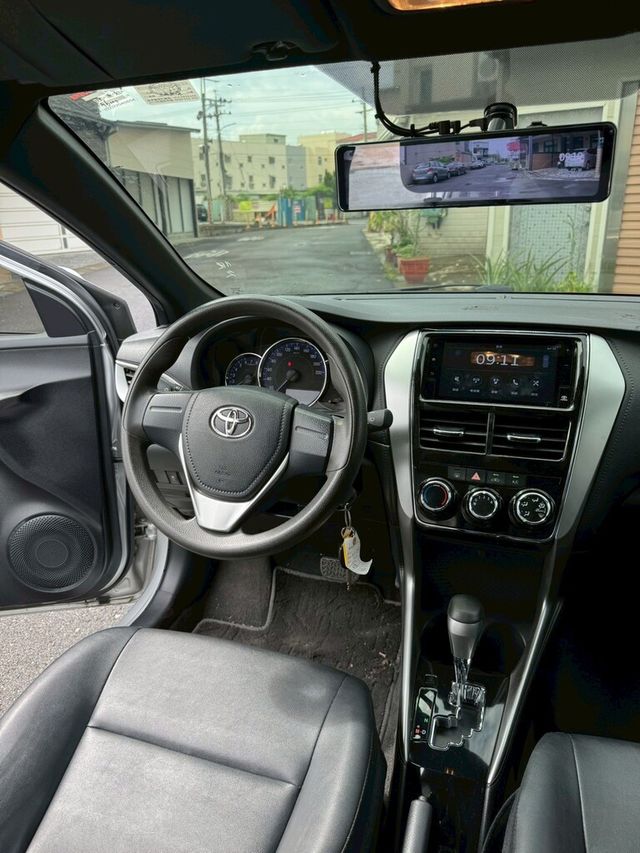 TOYOTA豐田 YARIS  第2張相片