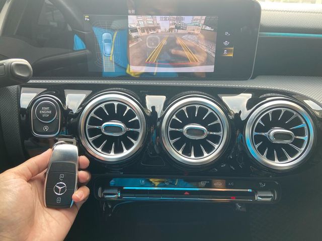 M-BENZ賓士 A180  第6張相片