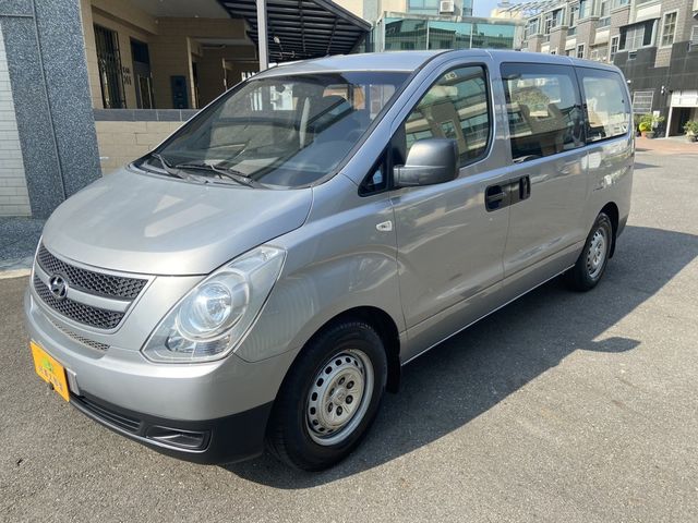 HYUNDAI現代 STAREX  第1張相片