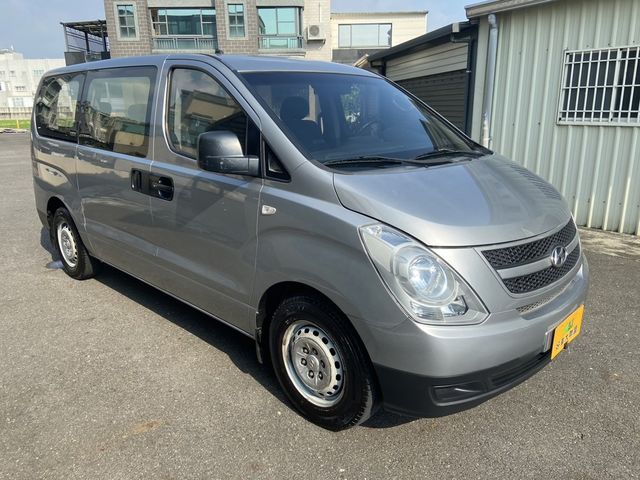 HYUNDAI現代 STAREX  第3張相片