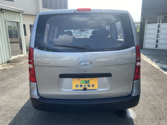 HYUNDAI現代 STAREX  第15張相片