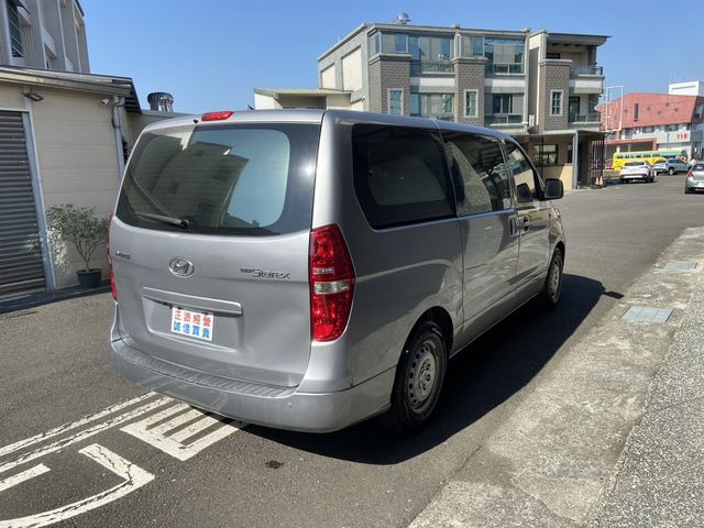 HYUNDAI現代 GRAND STAREX  第16張相片