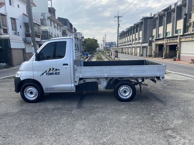 TOYOTA豐田 TOWN ACE  第11張相片
