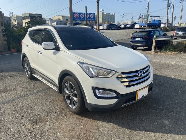 HYUNDAI現代 SANTA FE  第3張相片