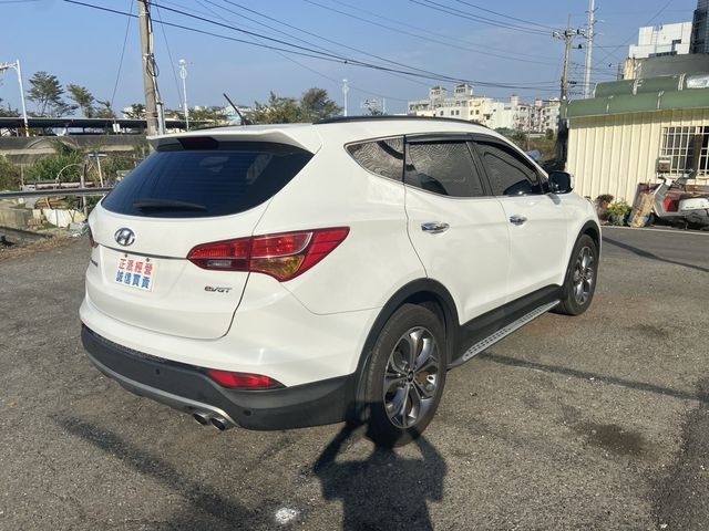 HYUNDAI現代 SANTA FE  第18張相片