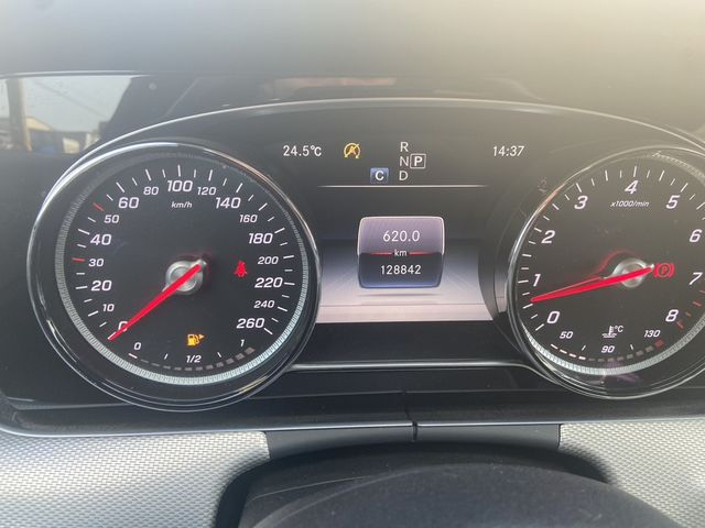 M-BENZ賓士 E200  第5張相片