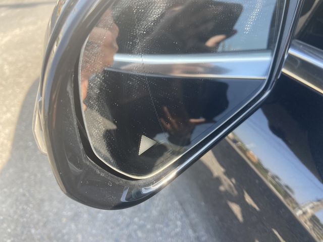 M-BENZ賓士 E200  第7張相片