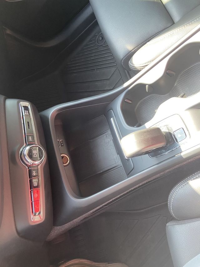 VOLVO富豪 XC40  第8張相片