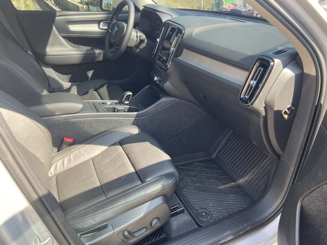 VOLVO富豪 XC40  第12張相片