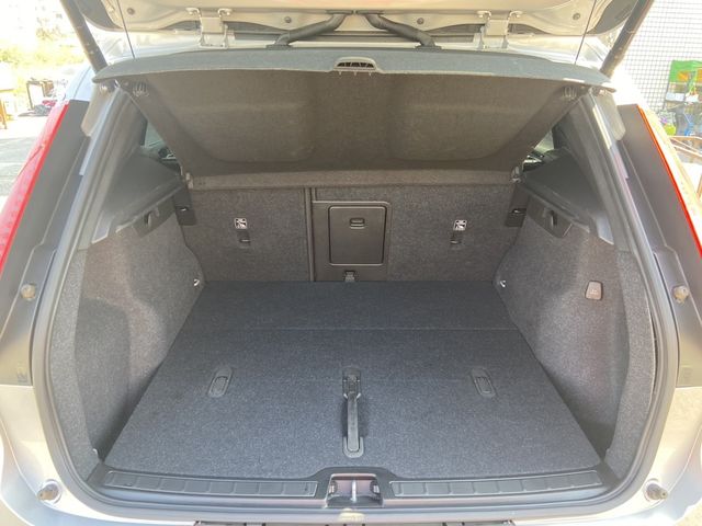 VOLVO富豪 XC40  第16張相片