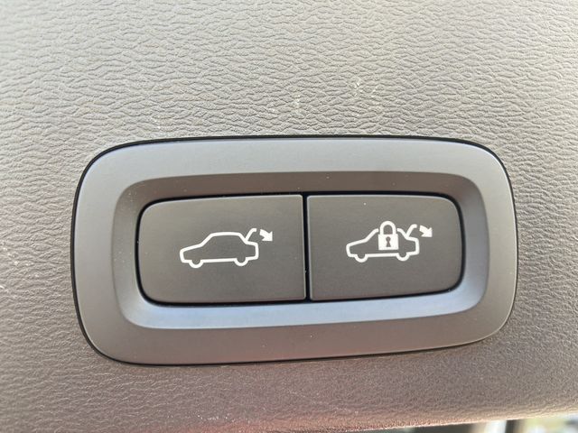 VOLVO富豪 XC40  第17張相片