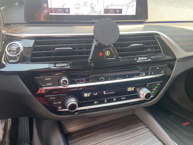 BMW寶馬 520D  第8張相片