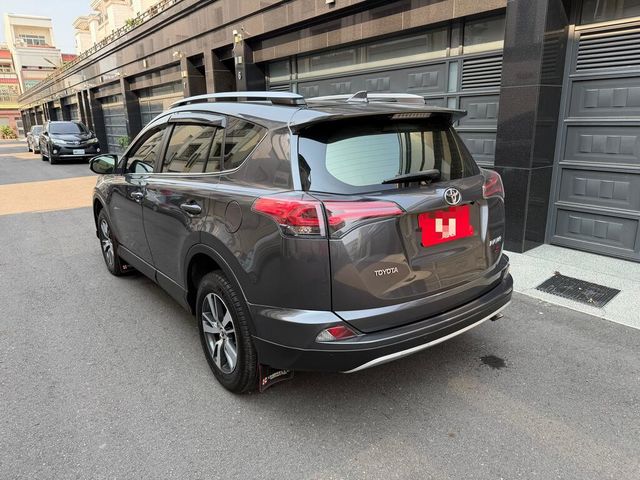 TOYOTA豐田 RAV4  第18張相片